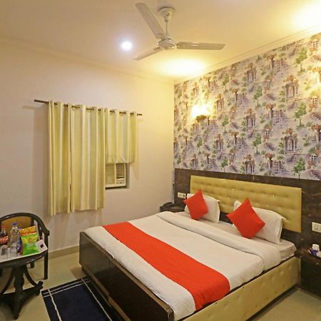 Airport Samara Inn New Delhi Exterior photo