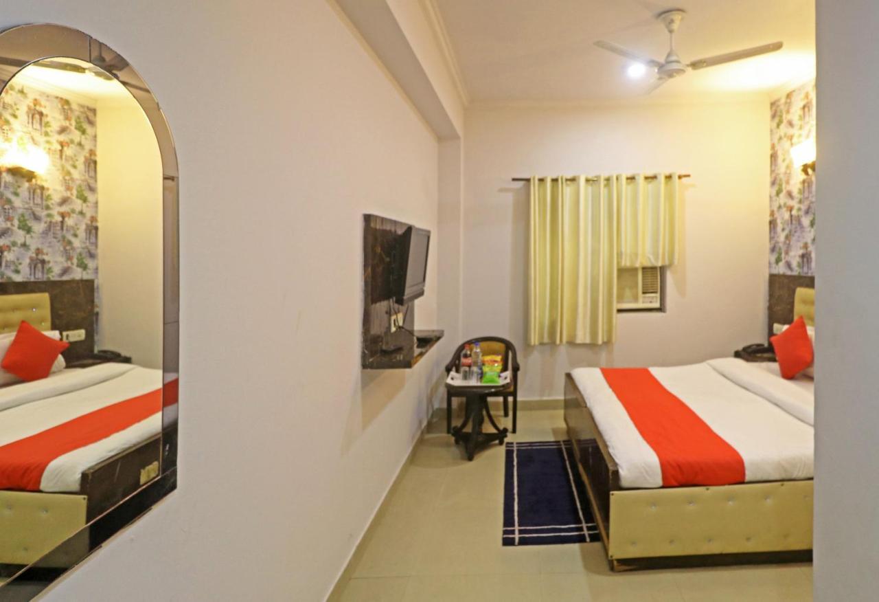Airport Samara Inn New Delhi Exterior photo
