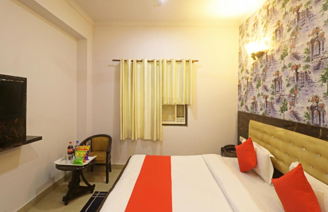 Airport Samara Inn New Delhi Exterior photo