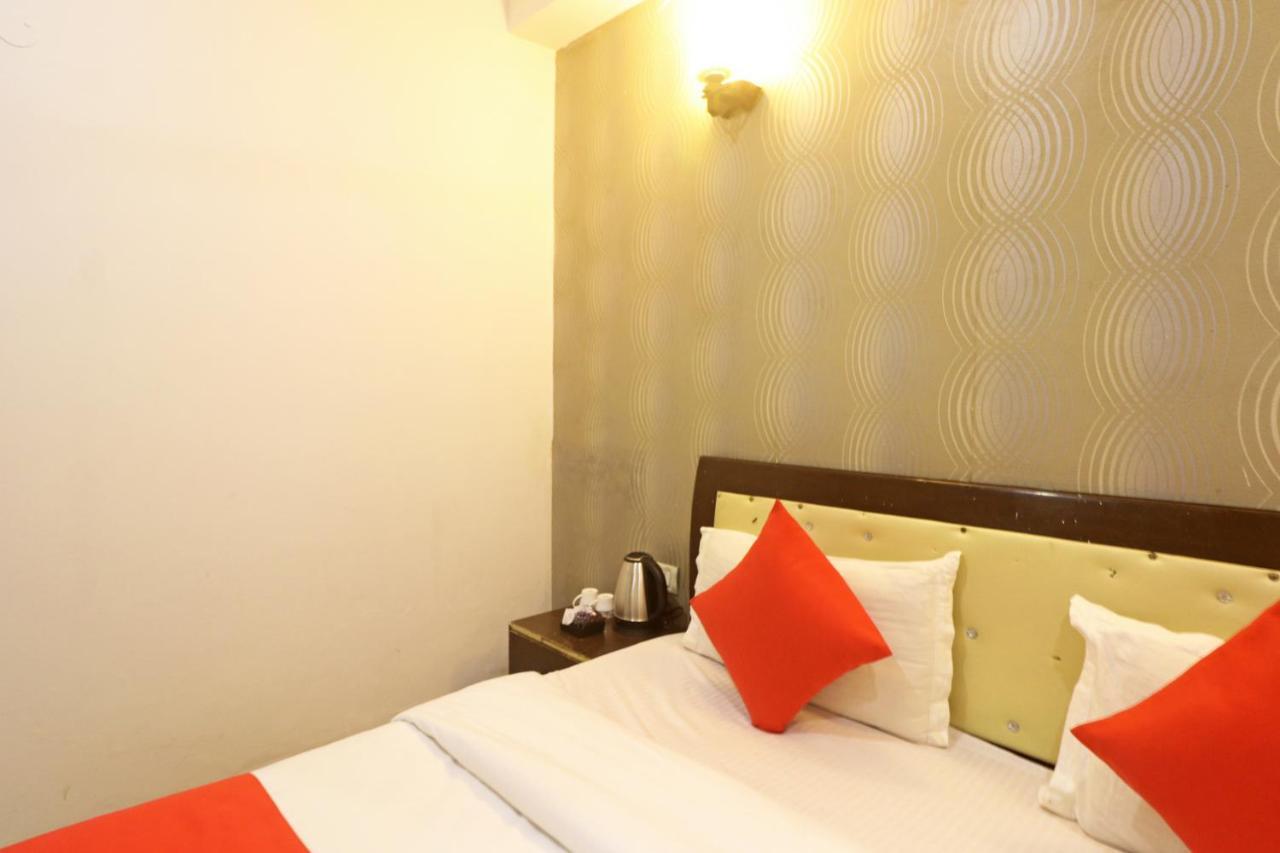 Airport Samara Inn New Delhi Exterior photo