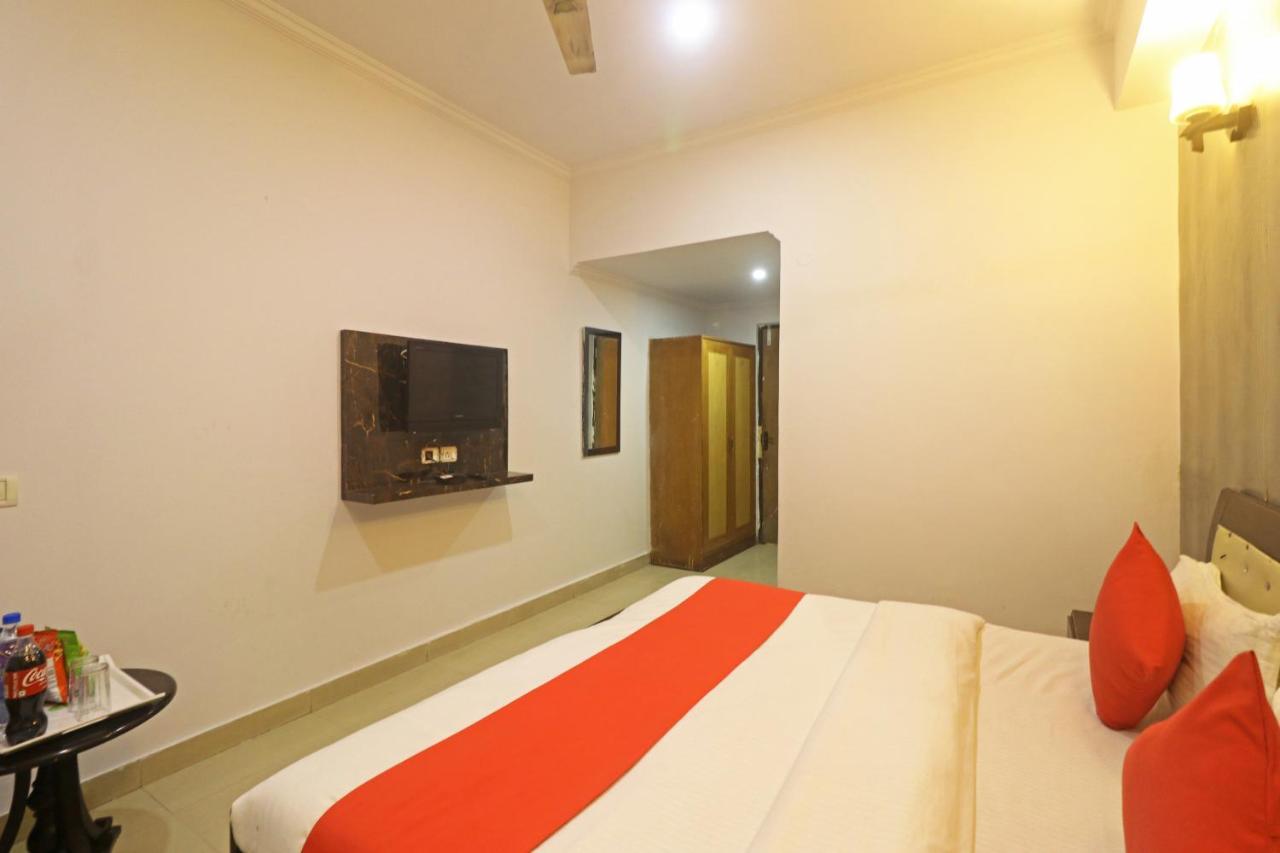 Airport Samara Inn New Delhi Exterior photo
